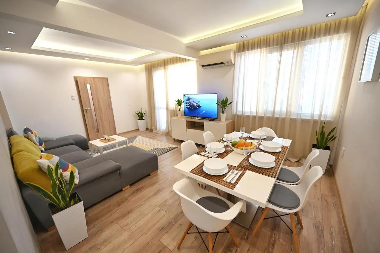 Modern Central 2-Bedroom Apartment With Parking Varna